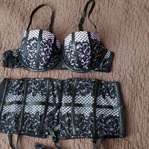 Victoria's Secret Demi bra and garter set 36B/L